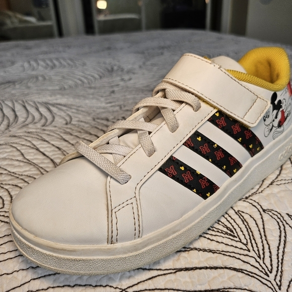 VGUC Adidas Disney Grand Court Mickey Mouse Velcro Sneakers Kids 2 - Picture 6 of 16